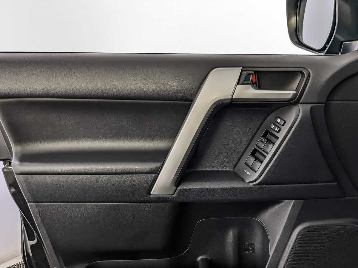 Toyota Land Cruiser Prado 2020 года с пробегом. Фото: #14