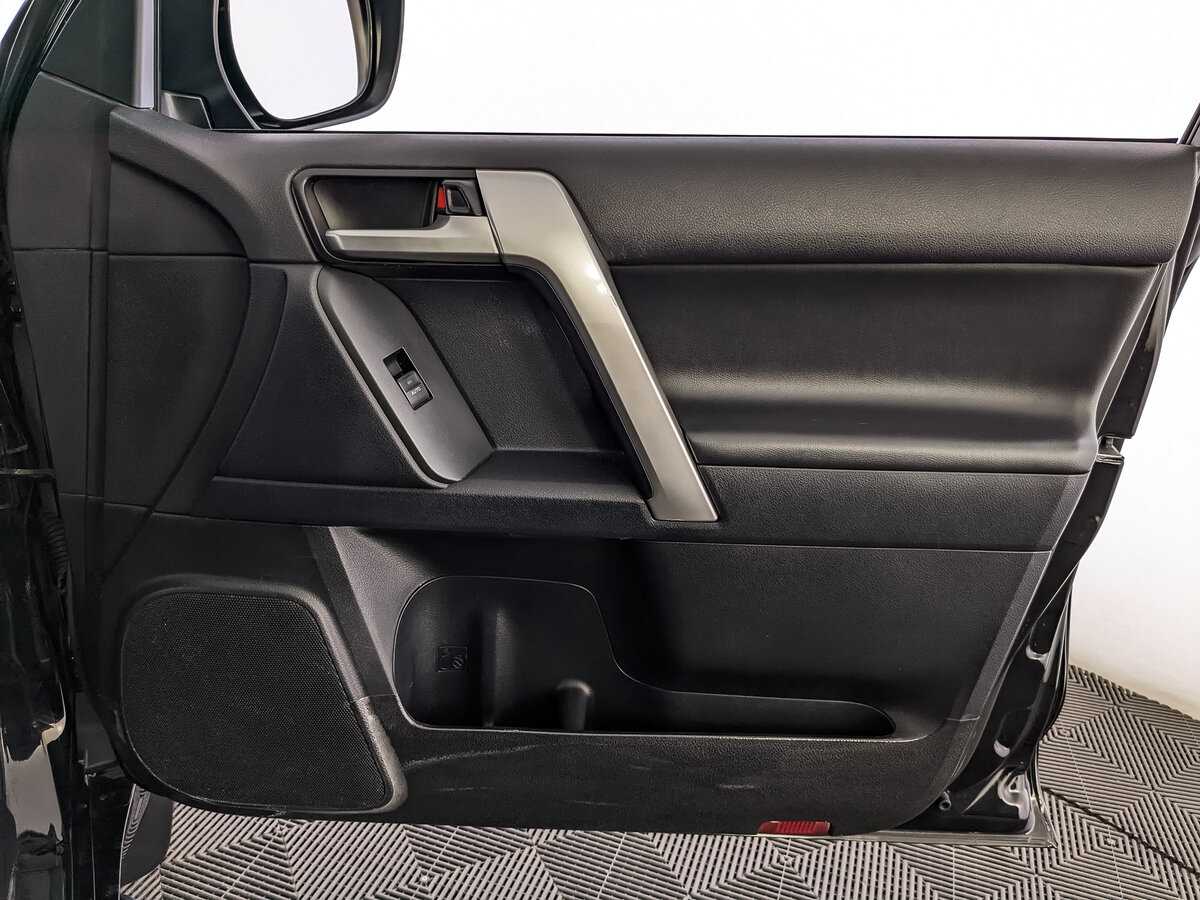 Toyota Land Cruiser Prado 2020 года с пробегом. Фото: #18