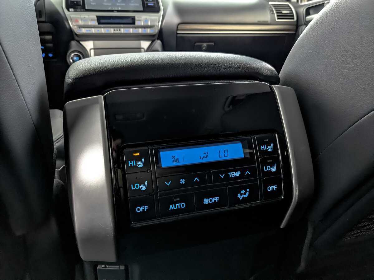 Toyota Land Cruiser Prado 2020 года с пробегом. Фото: #20