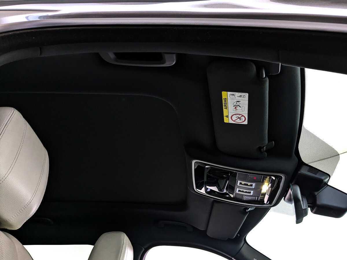 Land Rover Range Rover Velar 2017 года с пробегом. Фото: #19