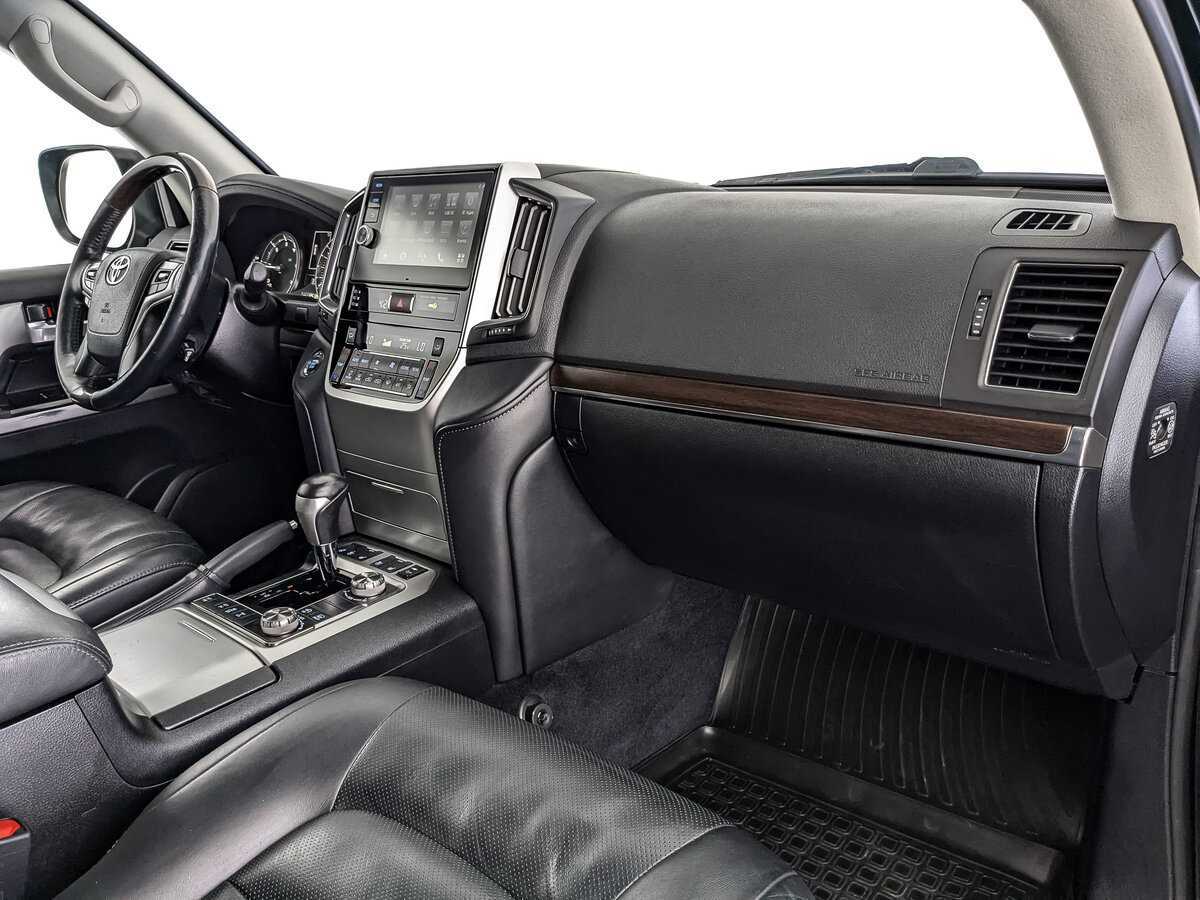 Toyota Land Cruiser 2017 года с пробегом. Фото: #8