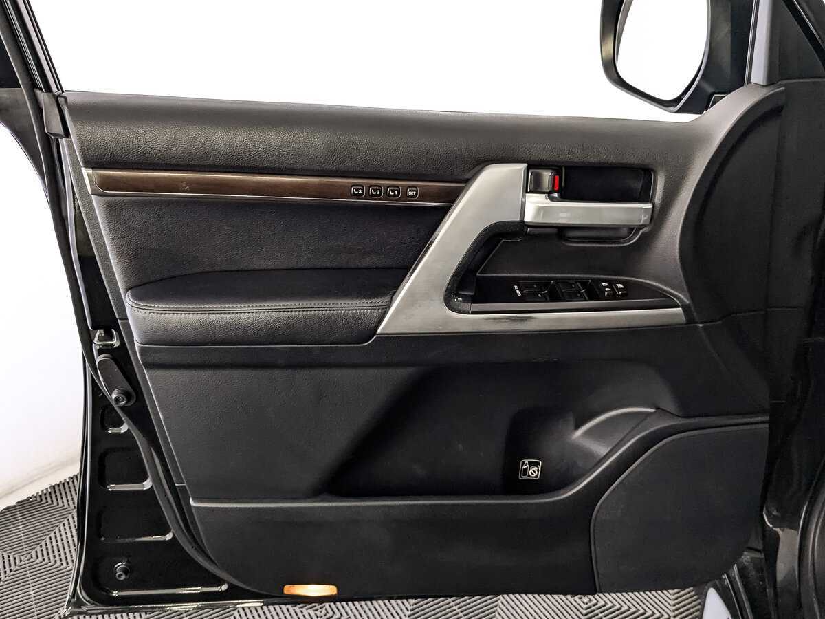 Toyota Land Cruiser 2017 года с пробегом. Фото: #14