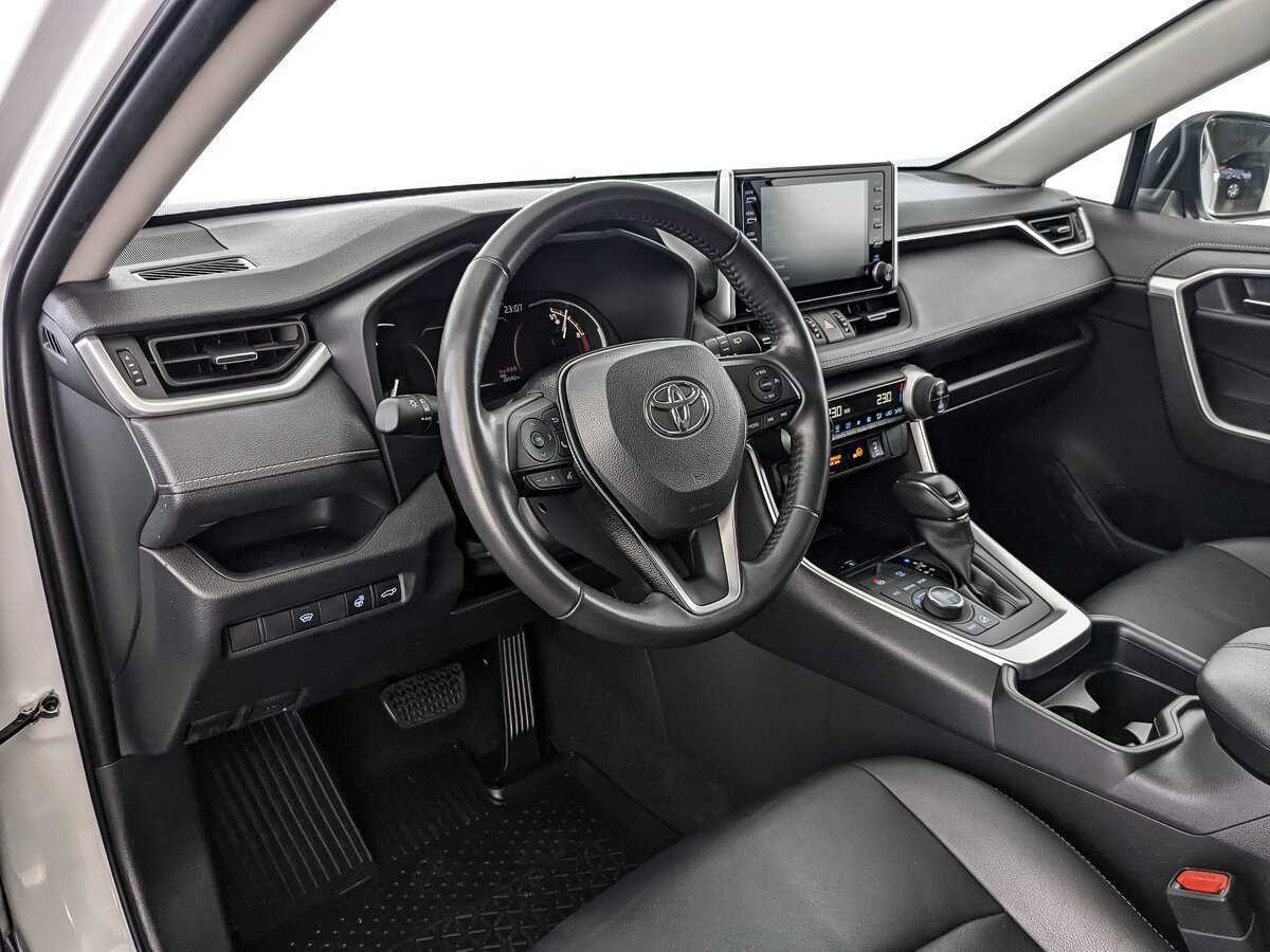 Toyota RAV4 2021 года с пробегом. Фото: #10