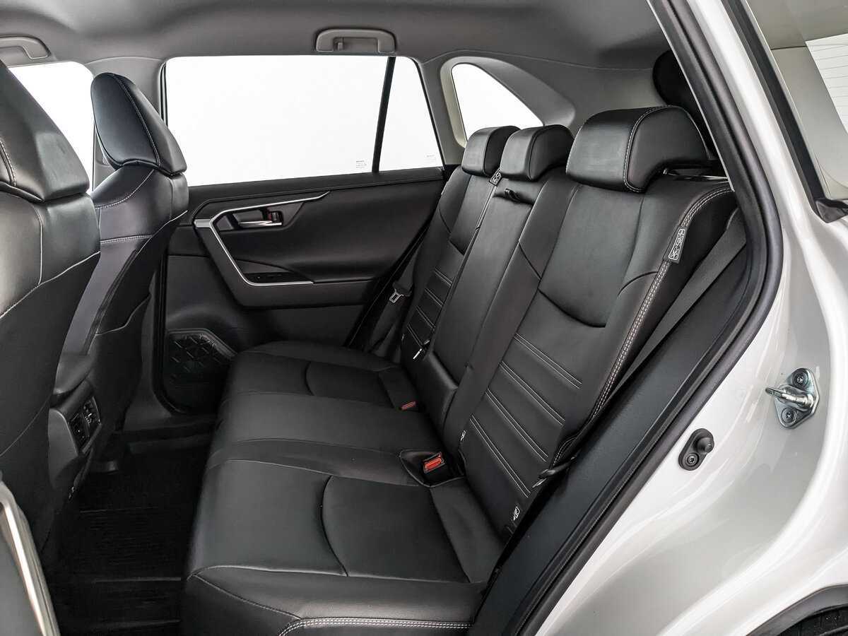 Toyota RAV4 2021 года с пробегом. Фото: #13