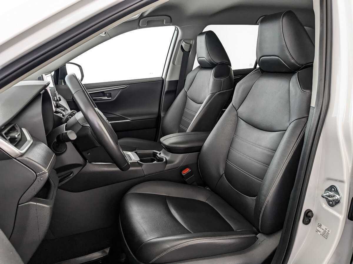 Toyota RAV4 2021 года с пробегом. Фото: #15