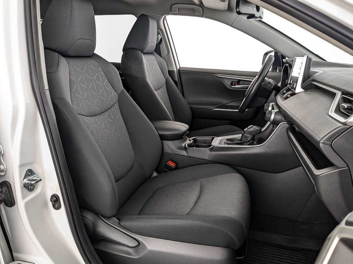 Toyota RAV4 2021 года с пробегом. Фото: #19