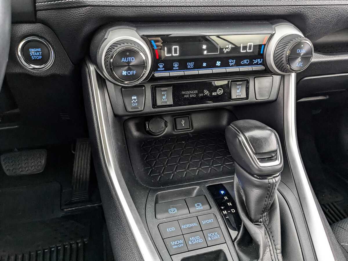 Toyota RAV4 2021 года с пробегом. Фото: #21