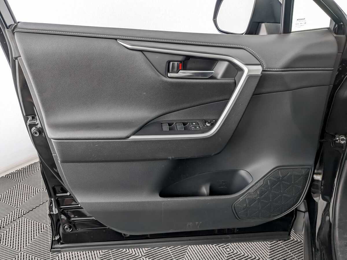 Toyota RAV4 2021 года с пробегом. Фото: #14