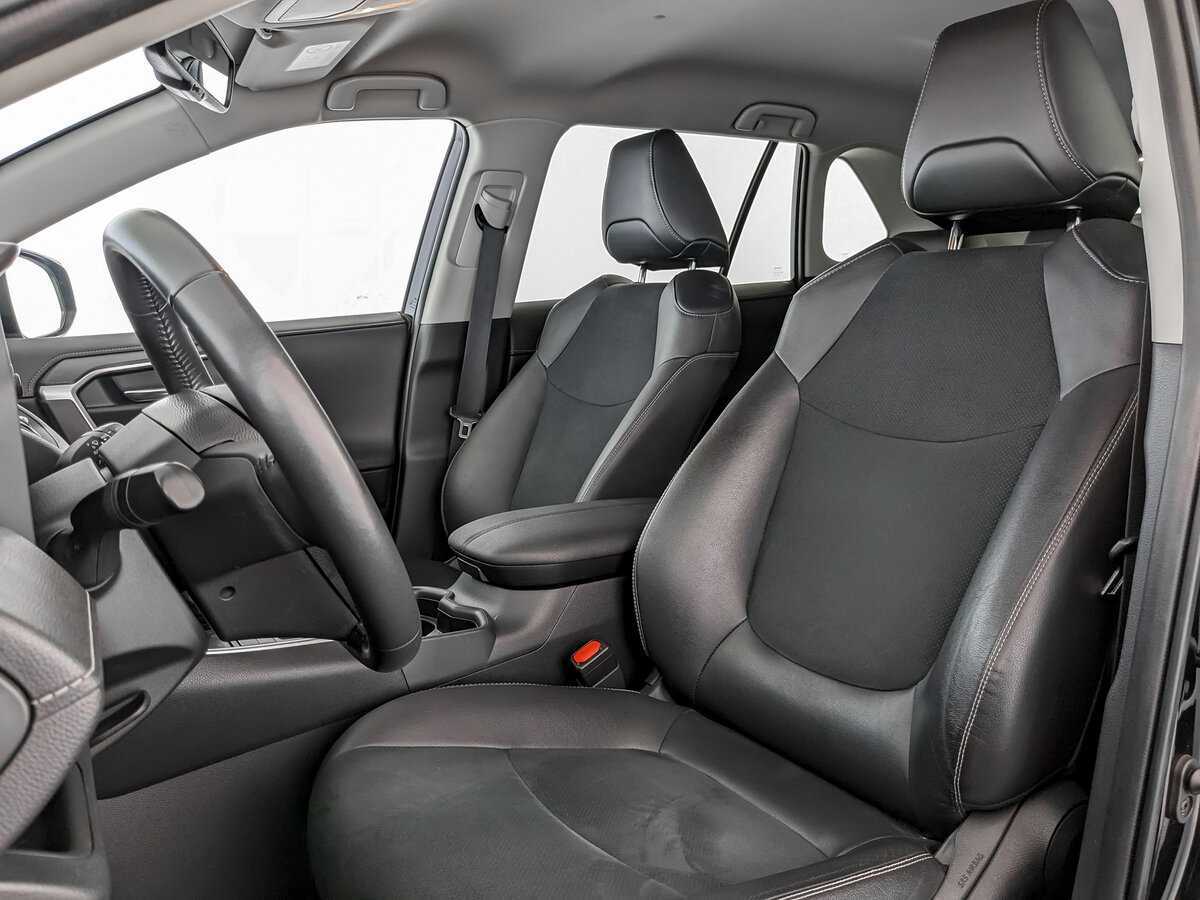 Toyota RAV4 2021 года с пробегом. Фото: #15