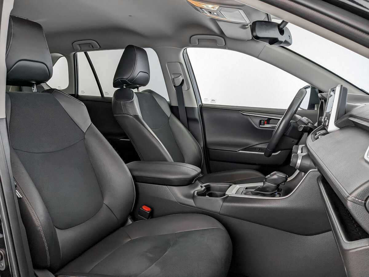 Toyota RAV4 2021 года с пробегом. Фото: #18
