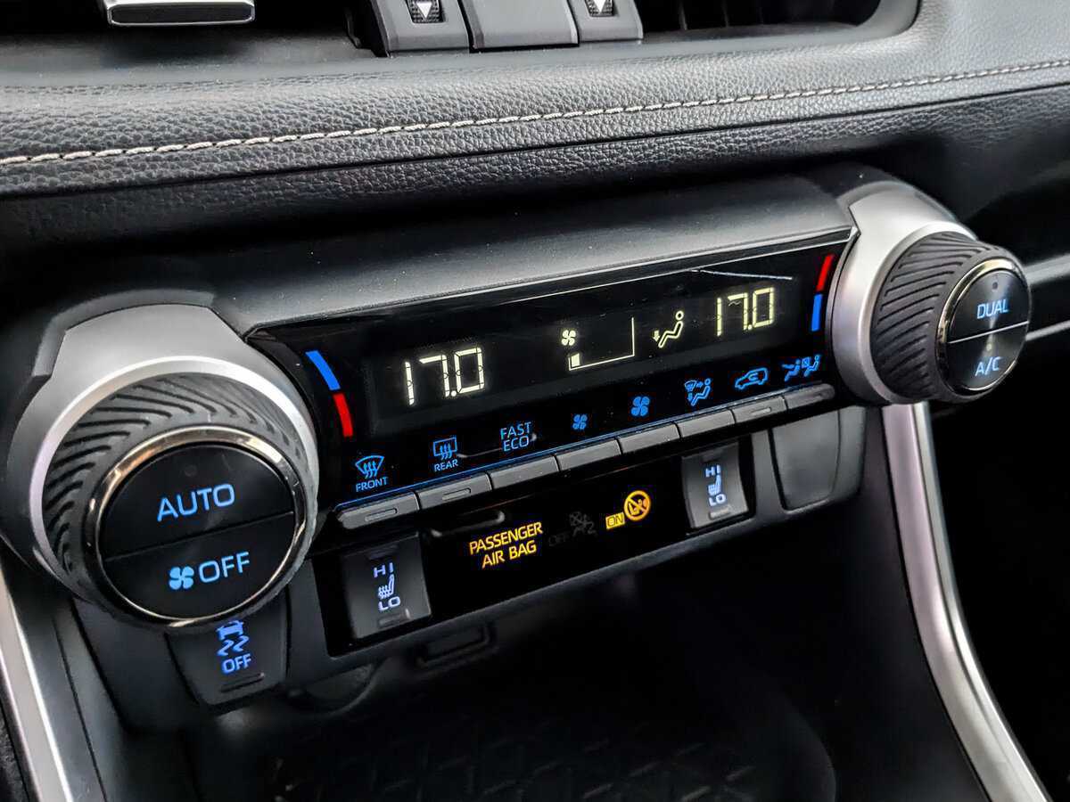 Toyota RAV4 2021 года с пробегом. Фото: #20