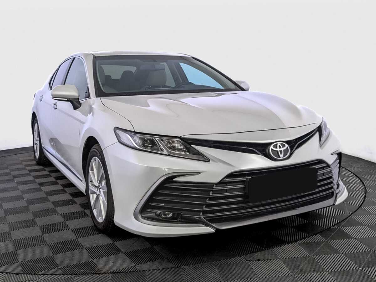 Toyota Camry 2022 года с пробегом. Фото: #2