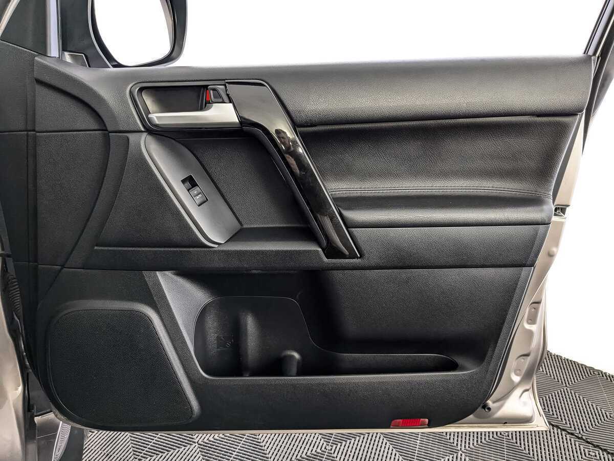 Toyota Land Cruiser Prado 2018 года с пробегом. Фото: #23