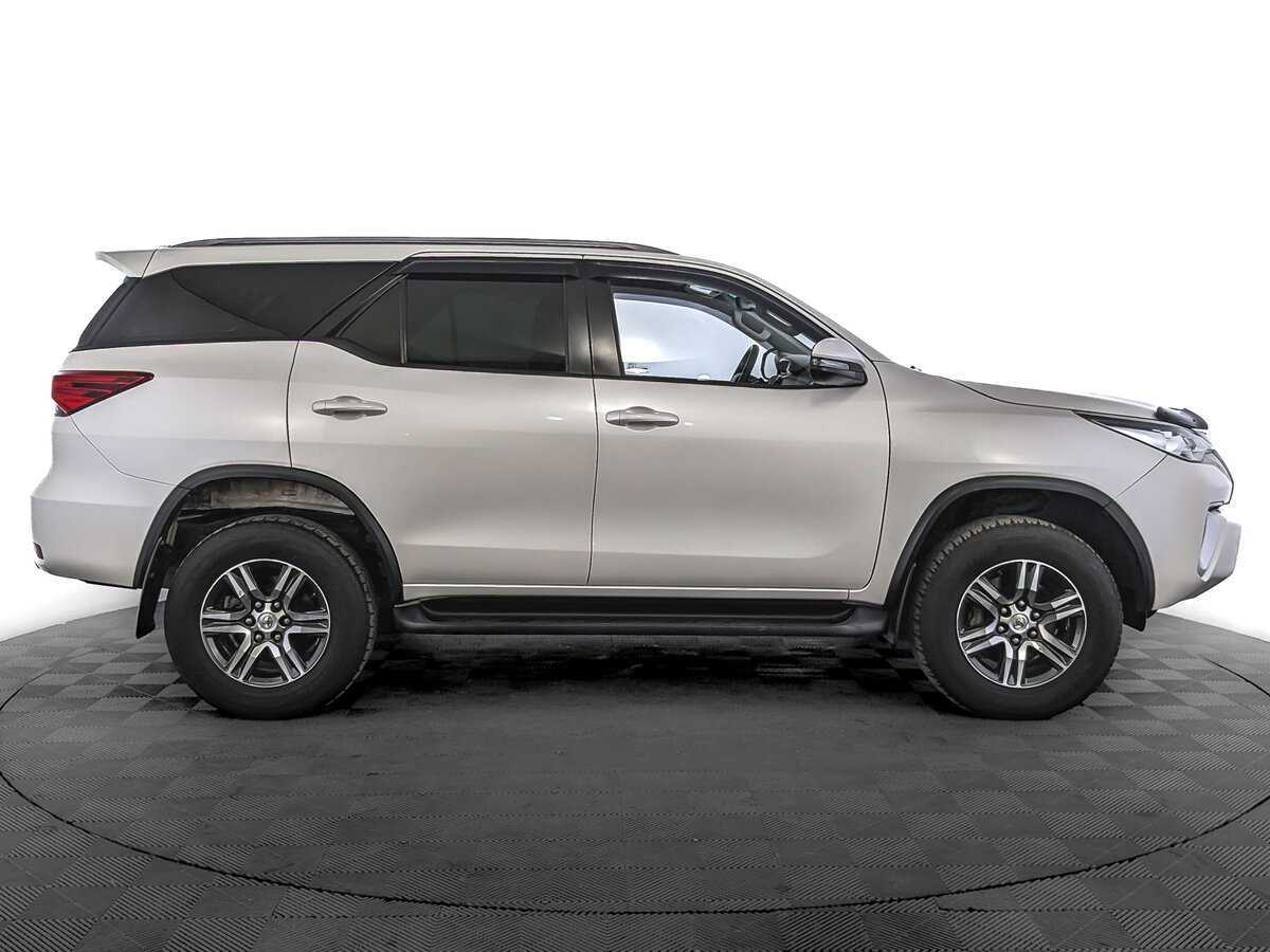 Toyota Fortuner 2018 года с пробегом. Фото: #3