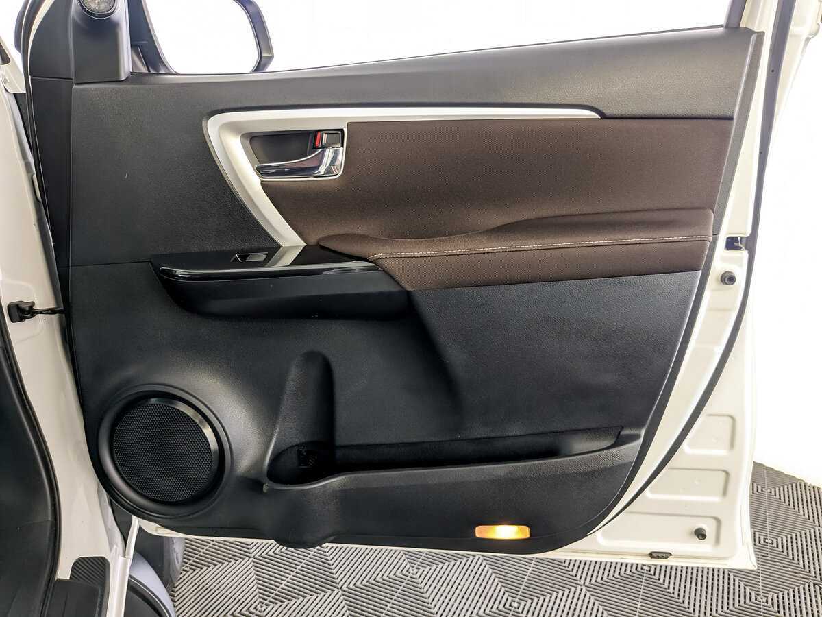 Toyota Fortuner 2018 года с пробегом. Фото: #19