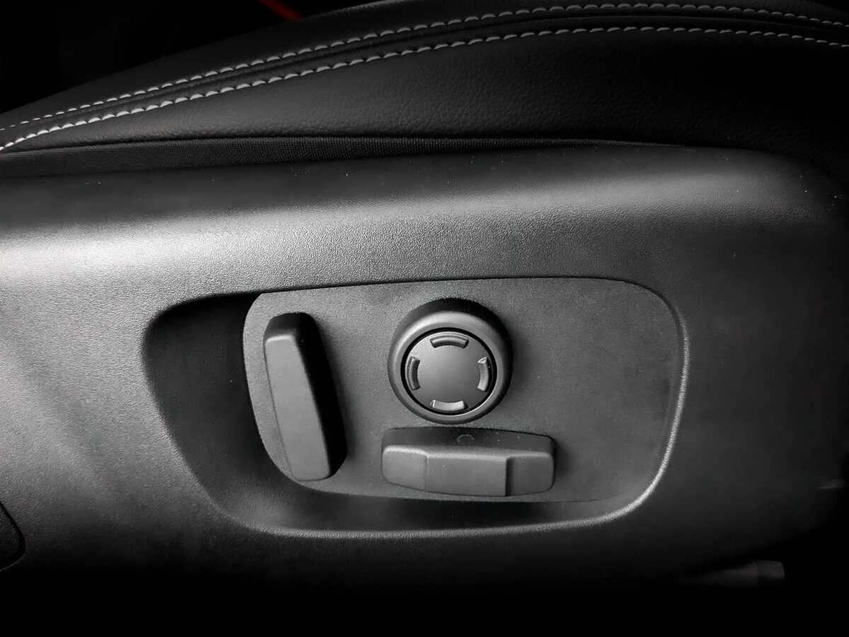 Land Rover Range Rover Velar 2021 года с пробегом. Фото: #18