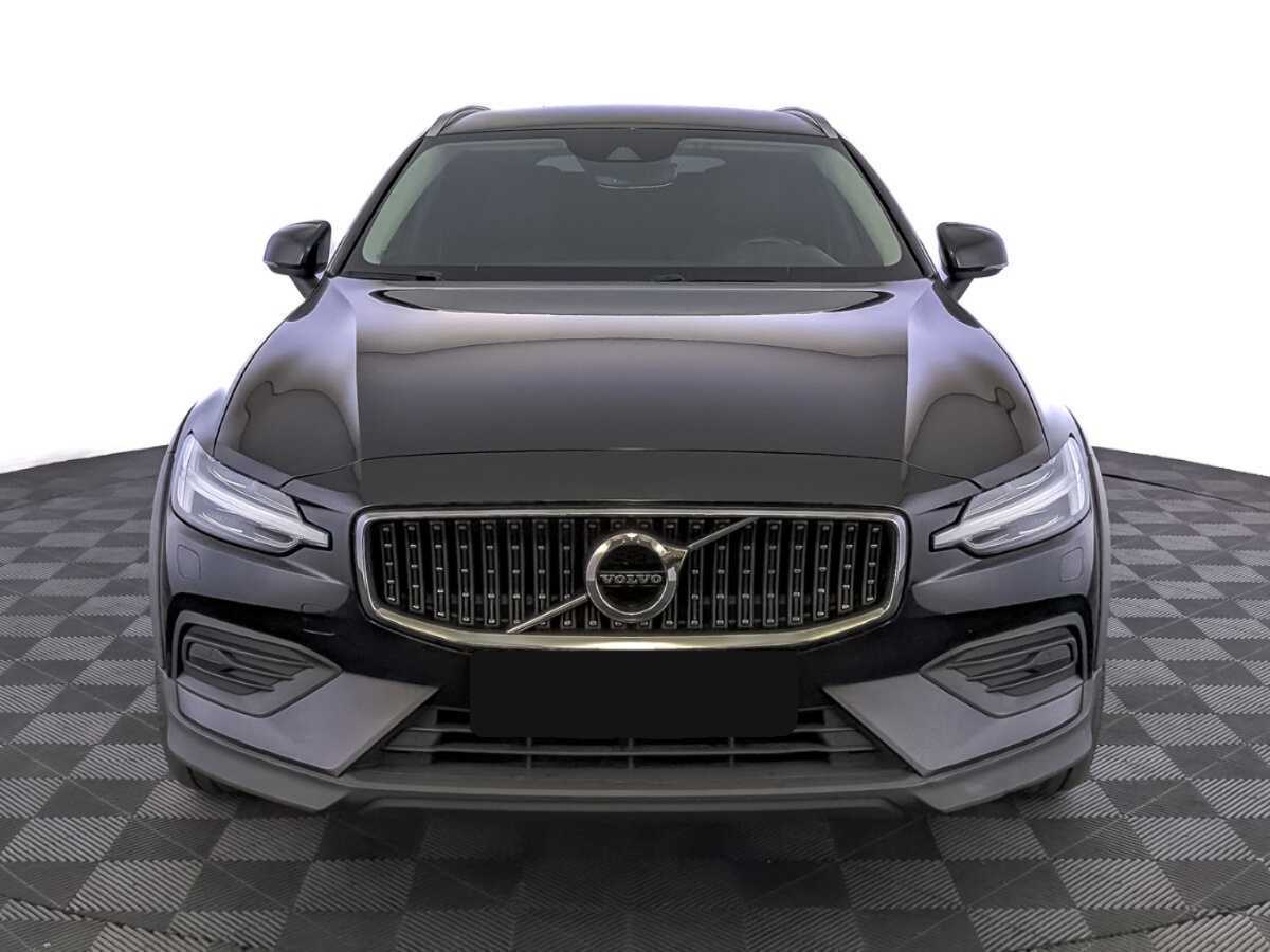 Volvo V60 Cross Country 2020 года с пробегом. Фото: #1