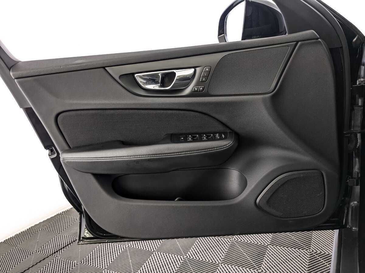 Volvo V60 Cross Country 2020 года с пробегом. Фото: #14