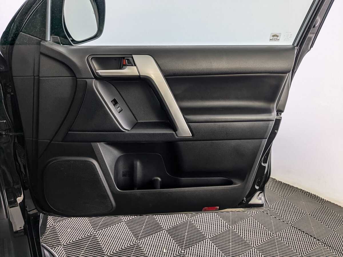 Toyota Land Cruiser Prado 2018 года с пробегом. Фото: #19