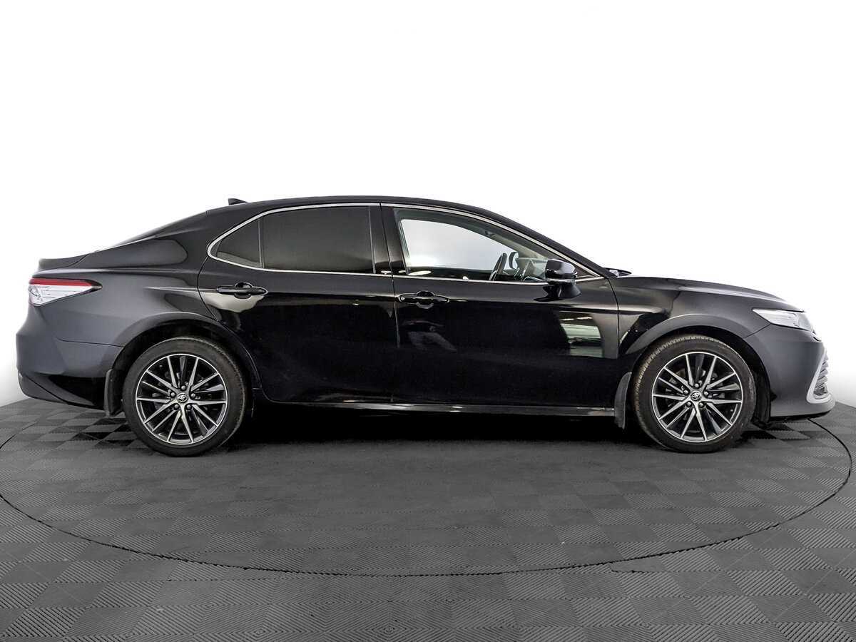 Toyota Camry 2021 года с пробегом. Фото: #3