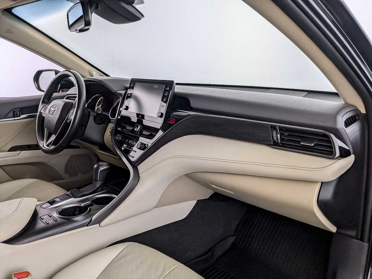 Toyota Camry 2021 года с пробегом. Фото: #8