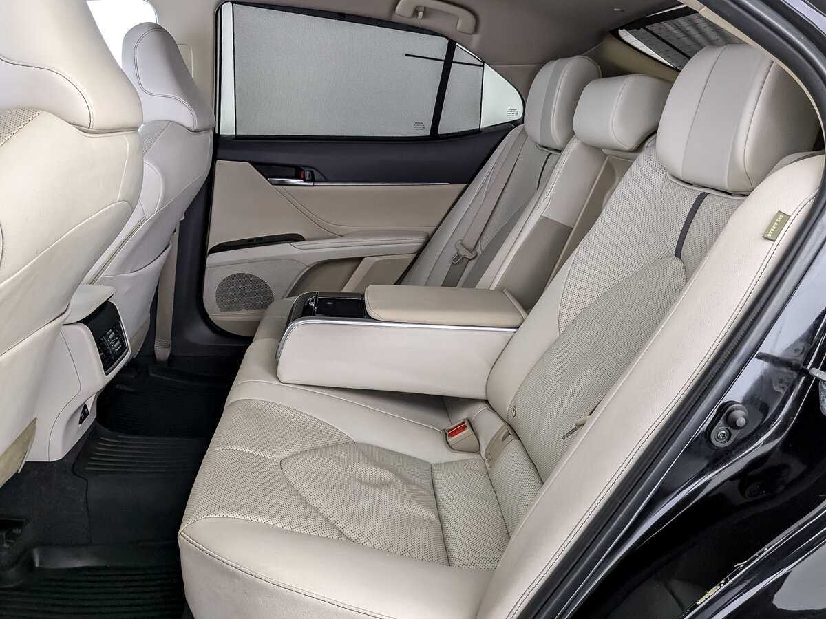 Toyota Camry 2021 года с пробегом. Фото: #9