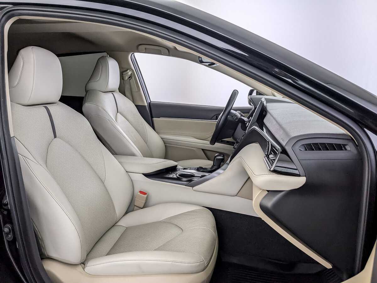 Toyota Camry 2021 года с пробегом. Фото: #19