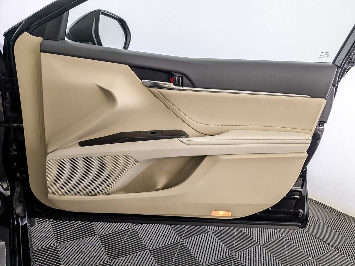 Toyota Camry 2021 года с пробегом. Фото: #20