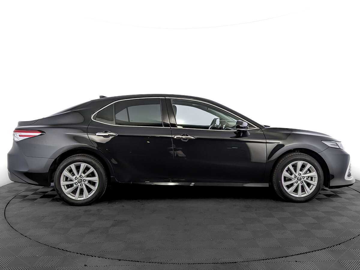 Toyota Camry 2022 года с пробегом. Фото: #3