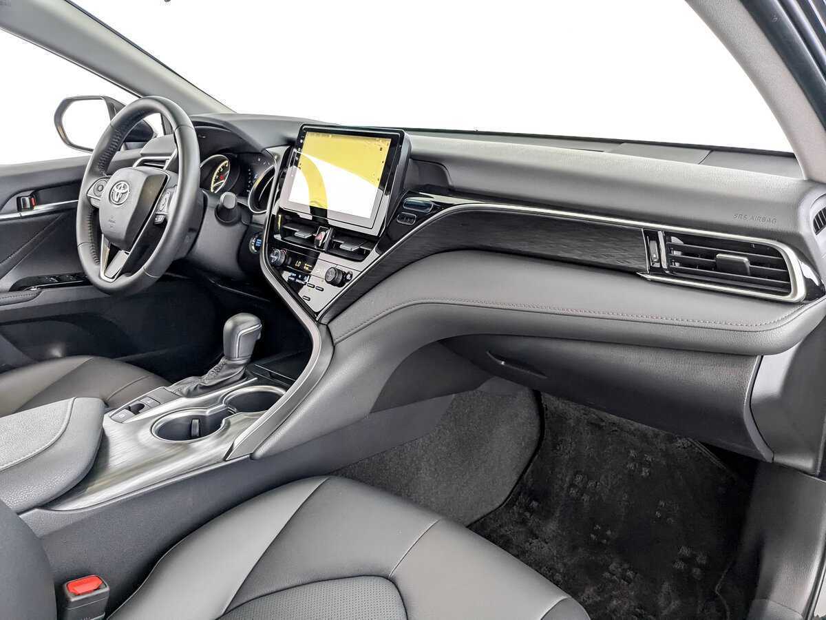 Toyota Camry 2022 года с пробегом. Фото: #8