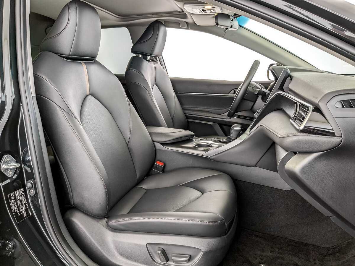 Toyota Camry 2022 года с пробегом. Фото: #18