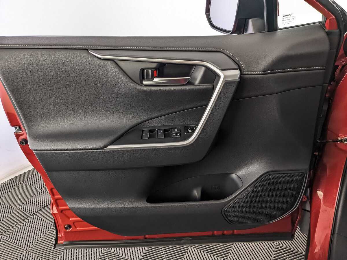 Toyota RAV4 2021 года с пробегом. Фото: #14