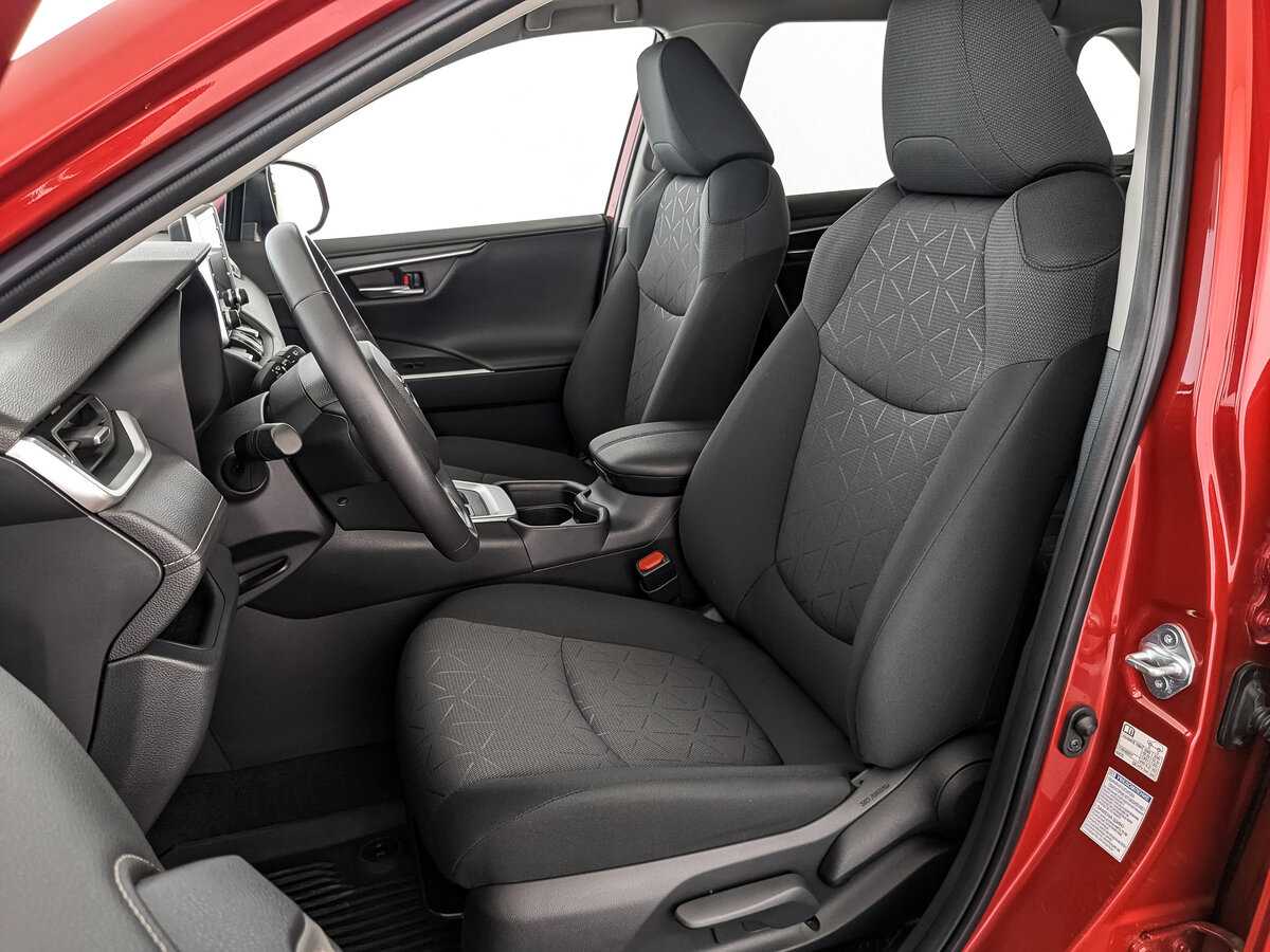 Toyota RAV4 2021 года с пробегом. Фото: #15