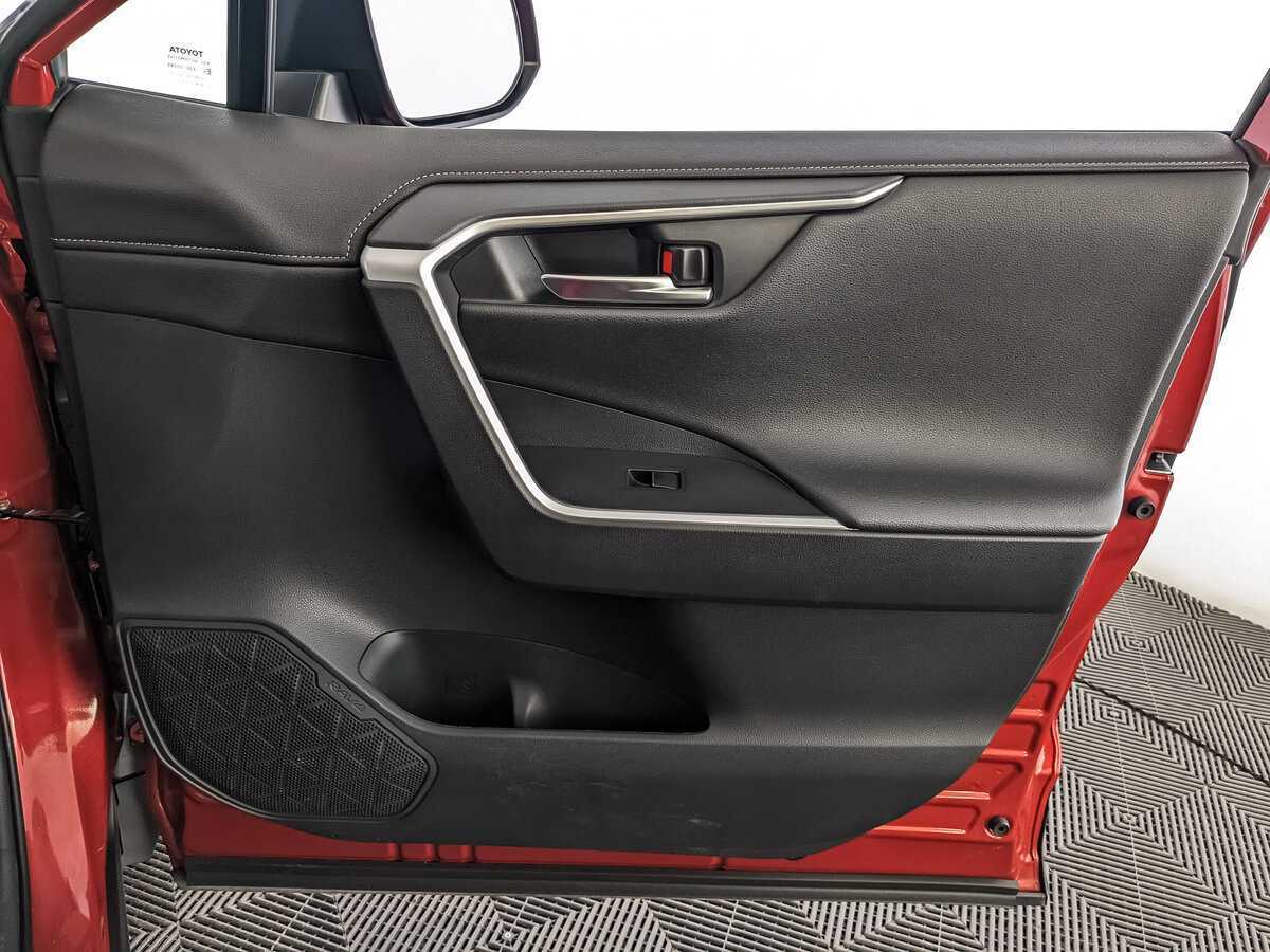 Toyota RAV4 2021 года с пробегом. Фото: #20