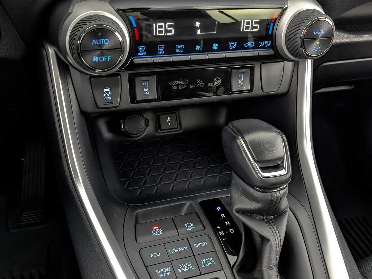 Toyota RAV4 2021 года с пробегом. Фото: #21