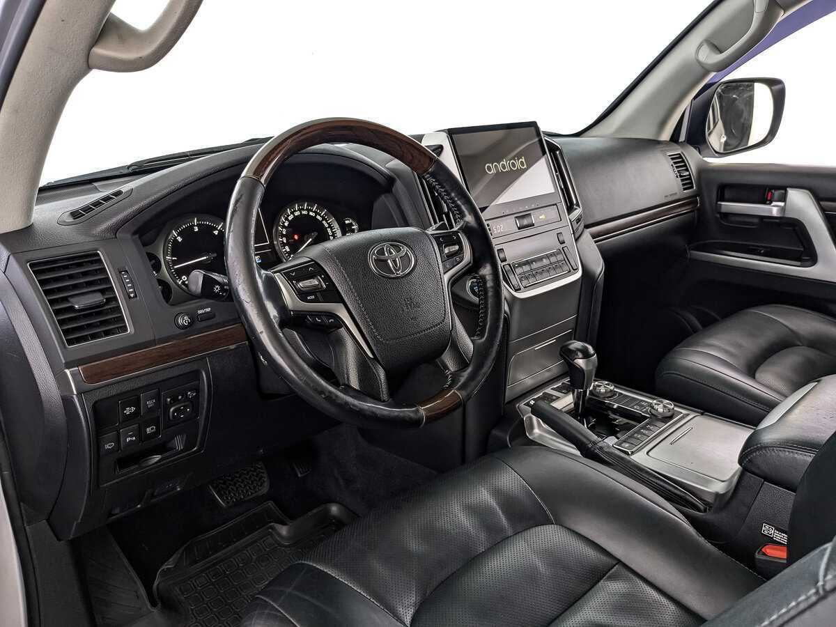 Toyota Land Cruiser 2016 года с пробегом. Фото: #9