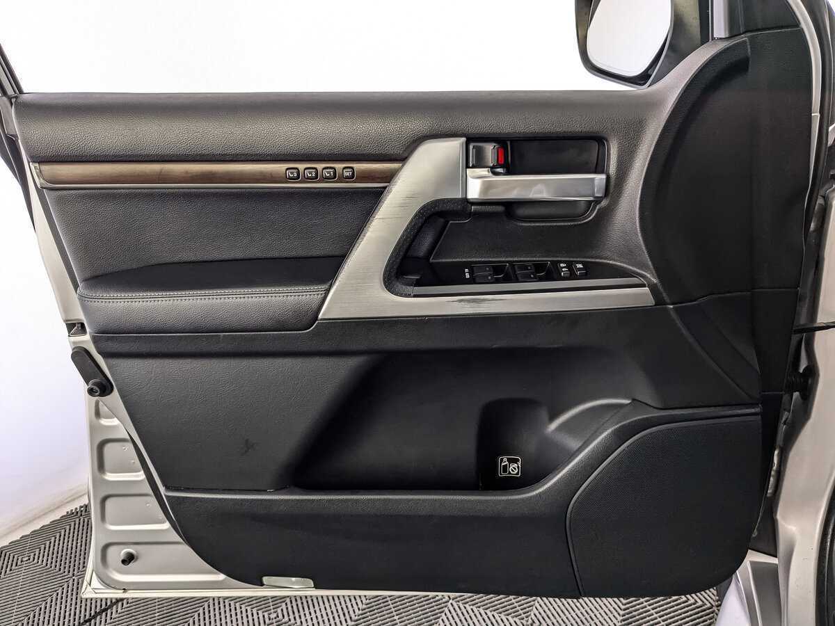 Toyota Land Cruiser 2016 года с пробегом. Фото: #13