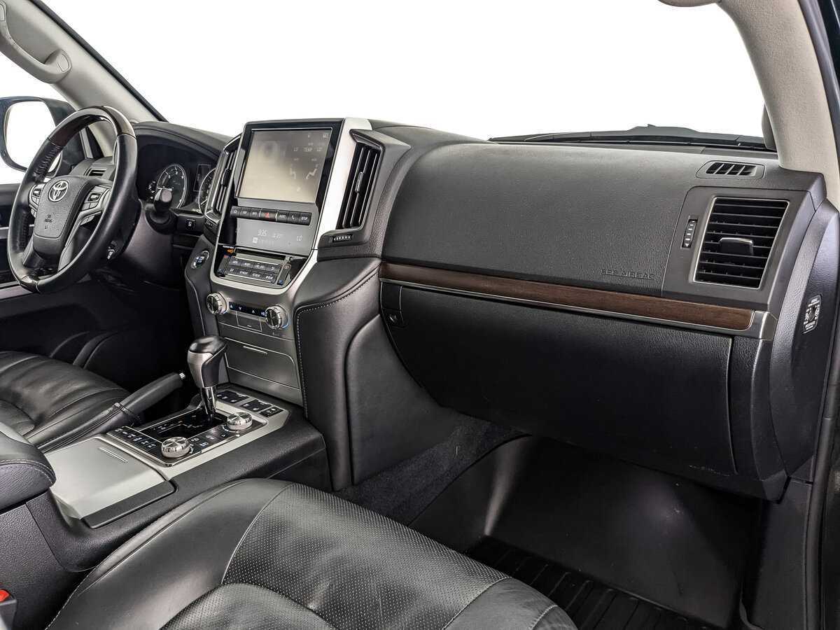 Toyota Land Cruiser 2017 года с пробегом. Фото: #8