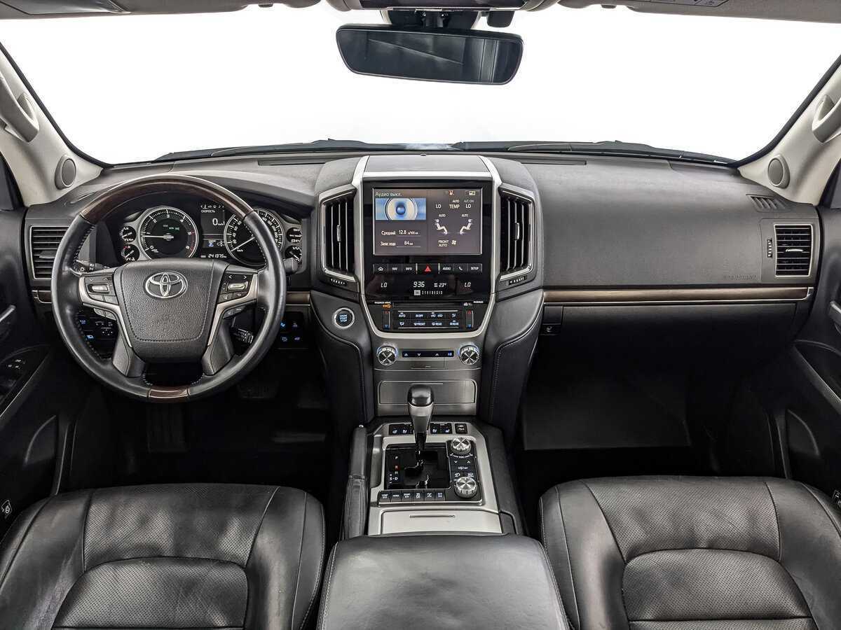 Toyota Land Cruiser 2017 года с пробегом. Фото: #9