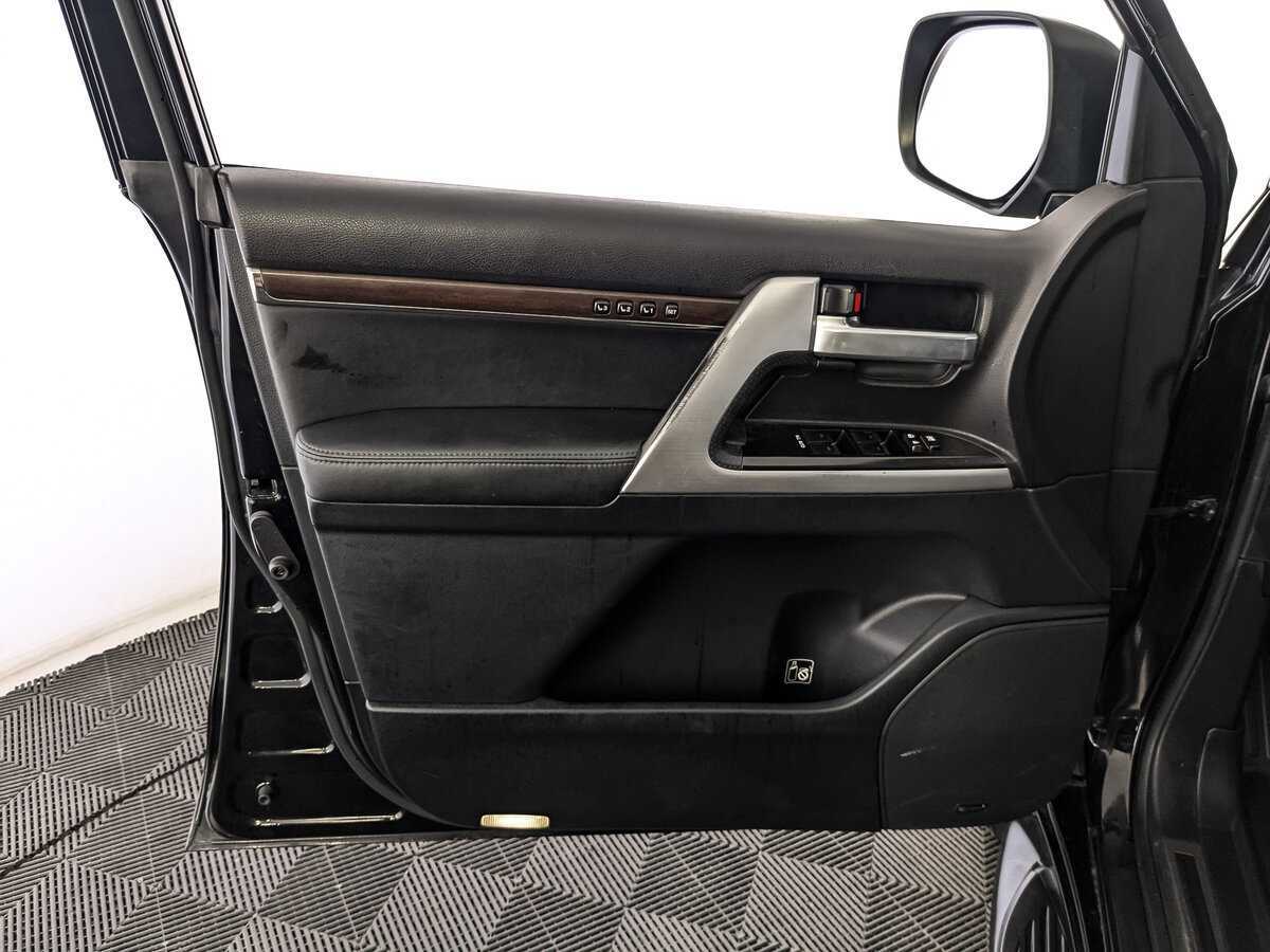 Toyota Land Cruiser 2017 года с пробегом. Фото: #14