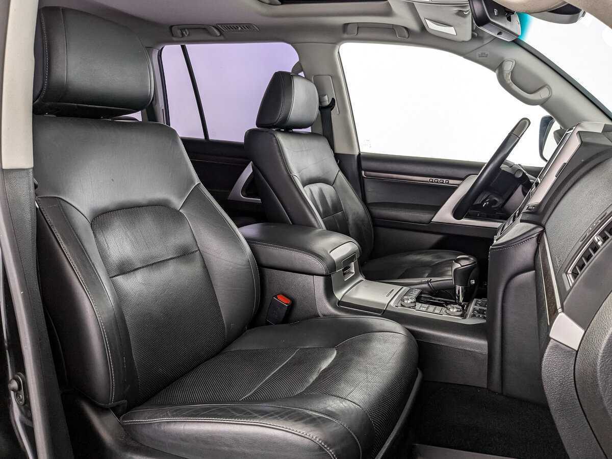 Toyota Land Cruiser 2017 года с пробегом. Фото: #18