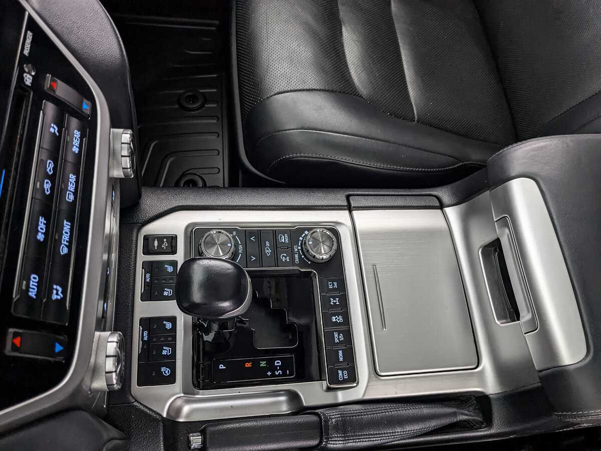 Toyota Land Cruiser 2017 года с пробегом. Фото: #24