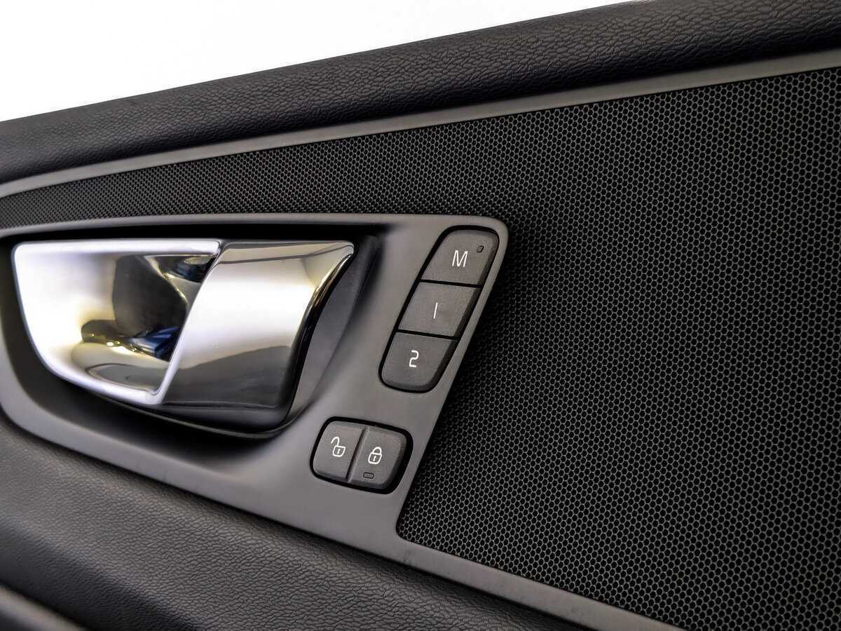 Volvo XC60 2018 года с пробегом. Фото: #17