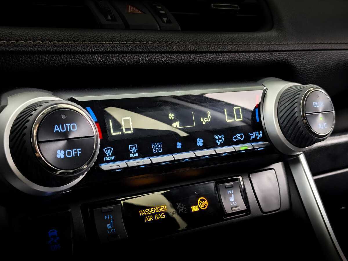 Toyota RAV4 2020 года с пробегом. Фото: #10