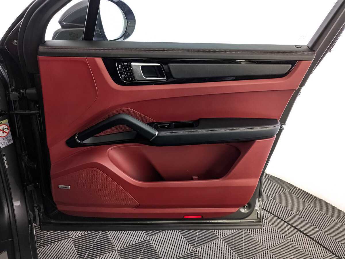 Porsche Cayenne 2019 года с пробегом. Фото: #20