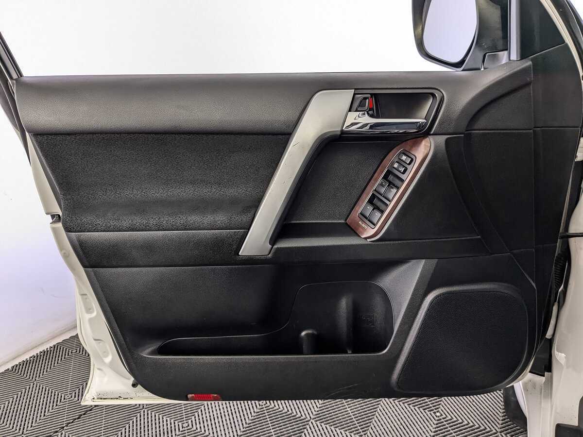 Toyota Land Cruiser Prado 2016 года с пробегом. Фото: #14