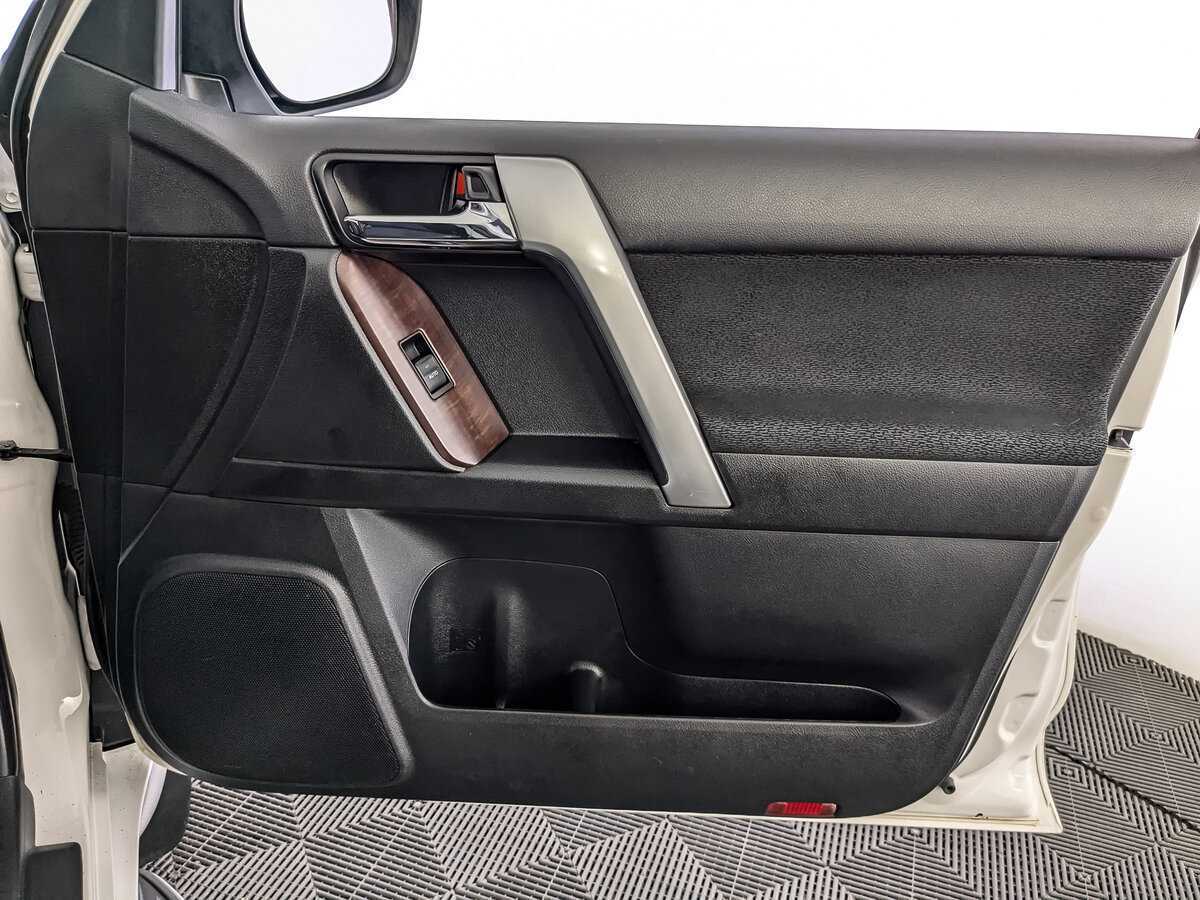Toyota Land Cruiser Prado 2016 года с пробегом. Фото: #20