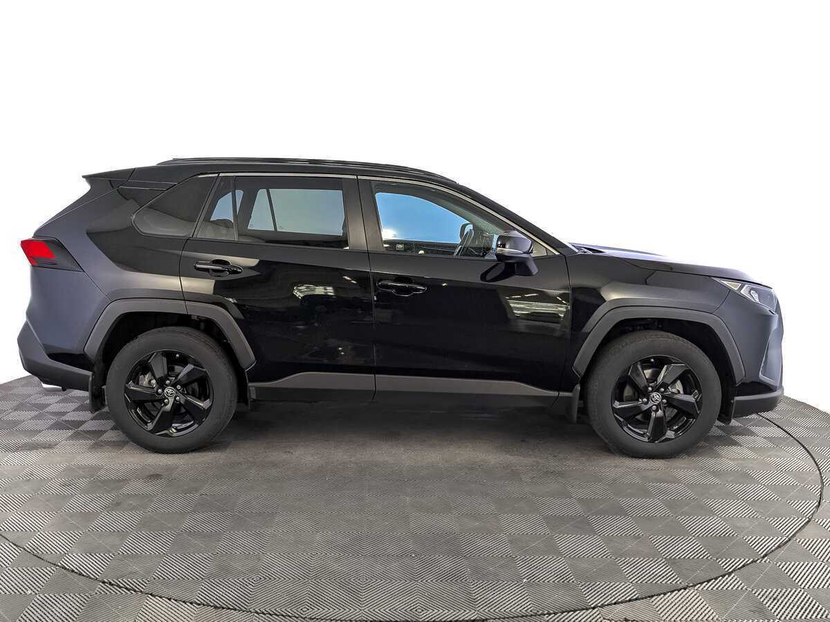 Toyota RAV4 2021 года с пробегом. Фото: #3