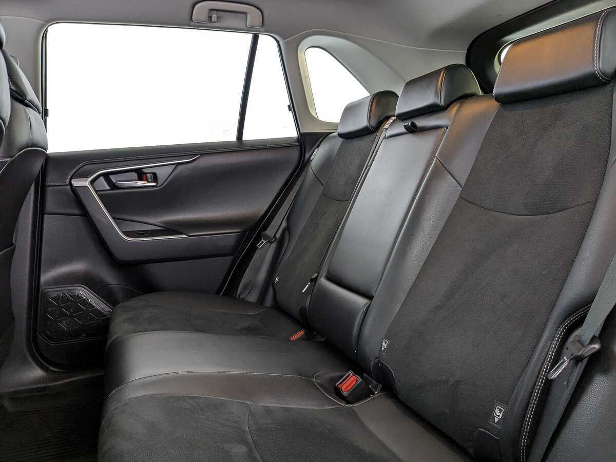 Toyota RAV4 2021 года с пробегом. Фото: #13