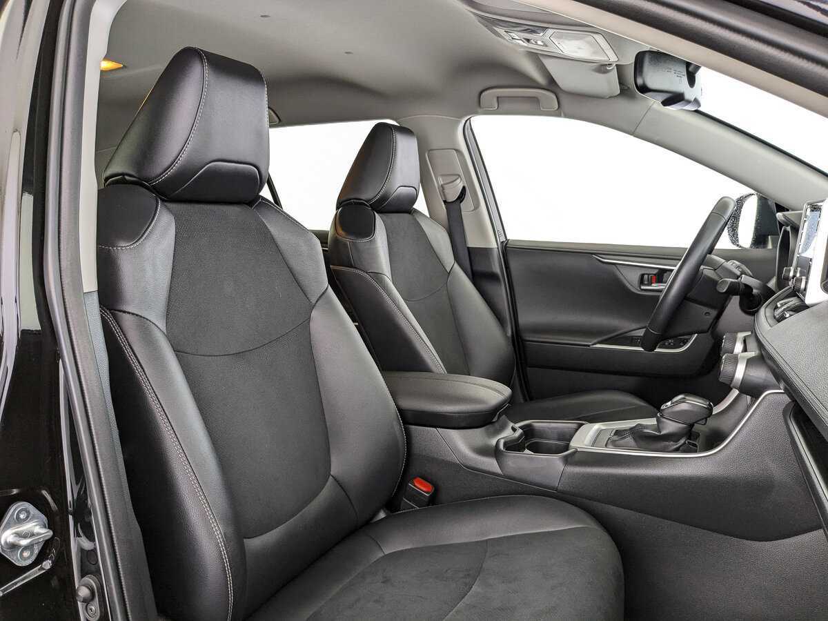 Toyota RAV4 2021 года с пробегом. Фото: #19